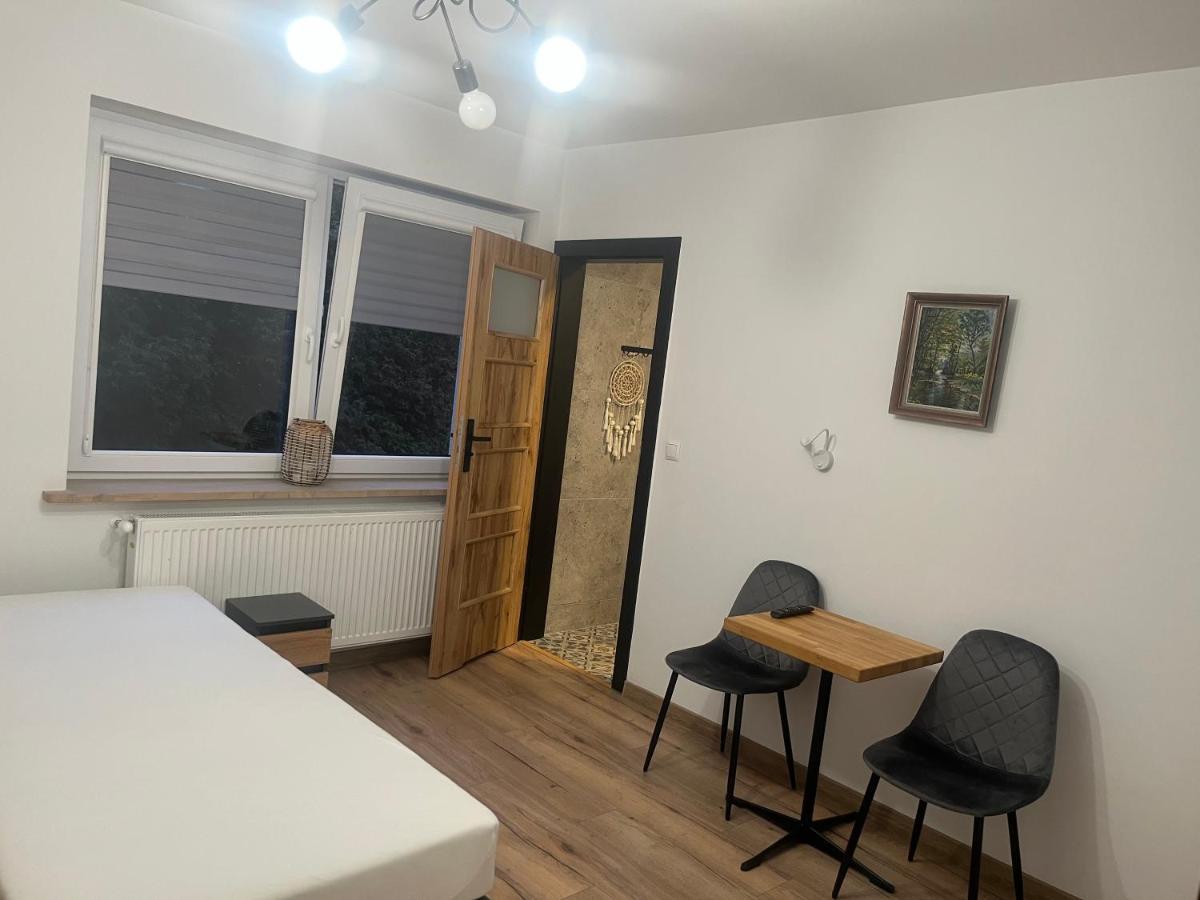 Happy 4 Aparthotel Krosno Eksteriør bilde