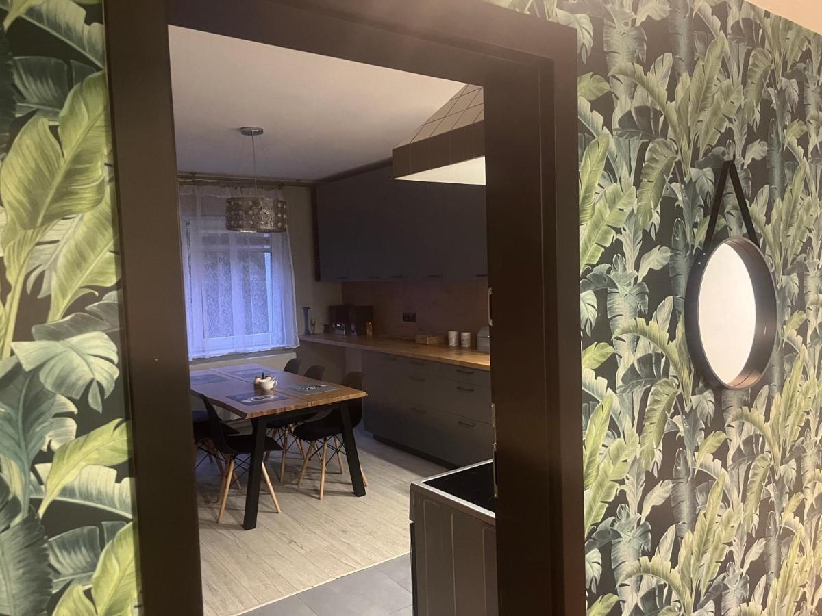 Happy 4 Aparthotel Krosno Eksteriør bilde