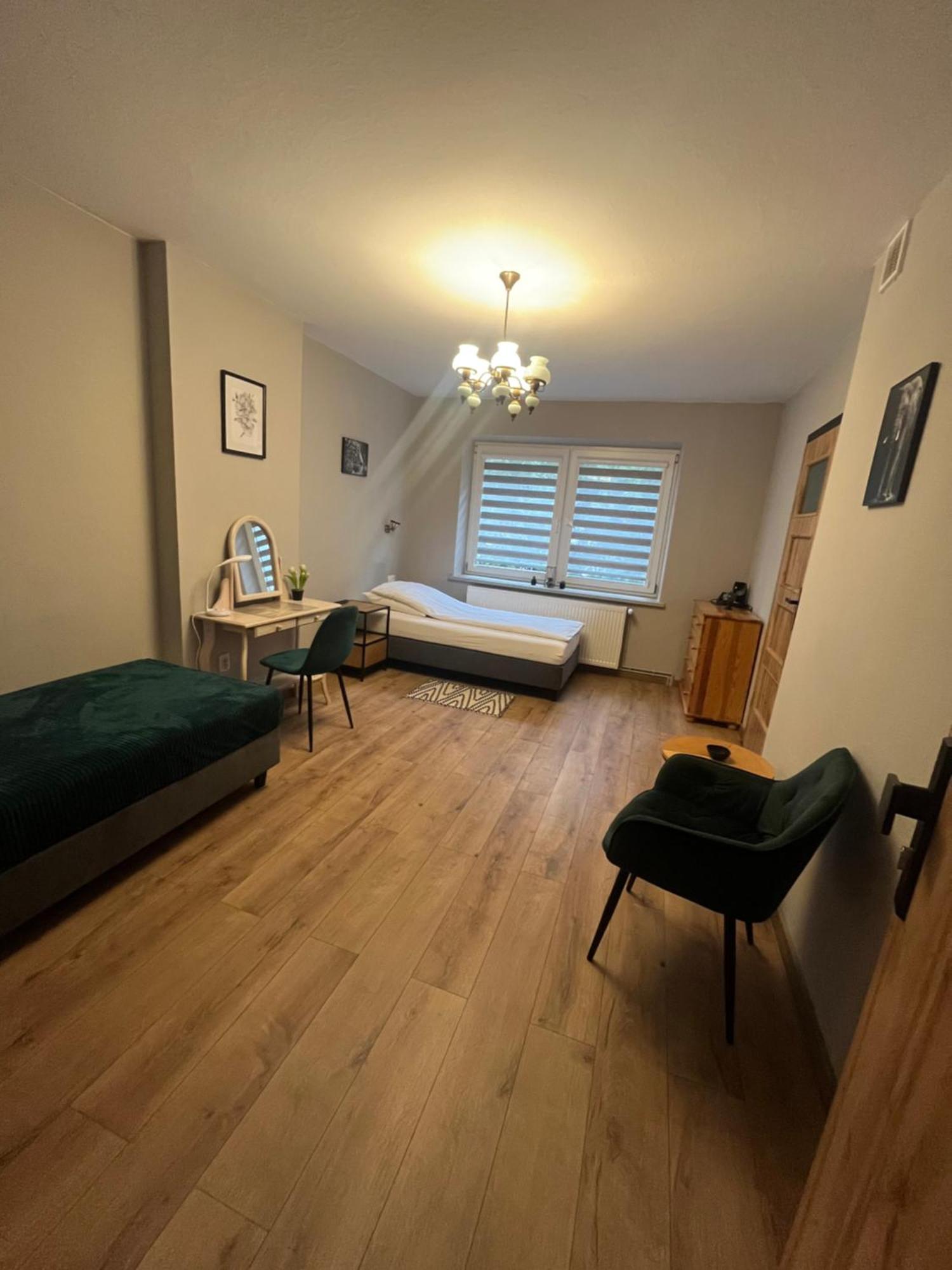 Happy 4 Aparthotel Krosno Eksteriør bilde