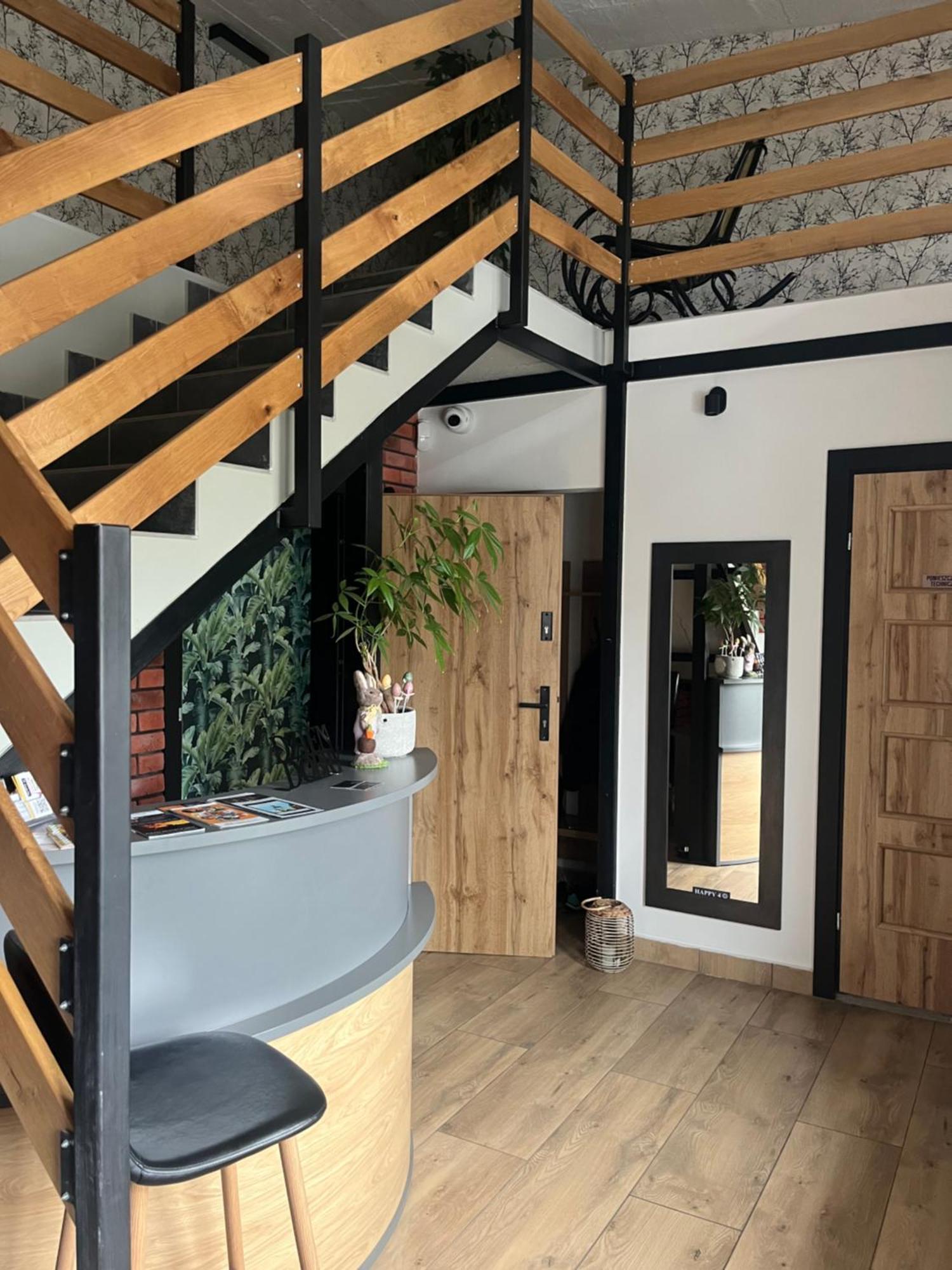 Happy 4 Aparthotel Krosno Eksteriør bilde